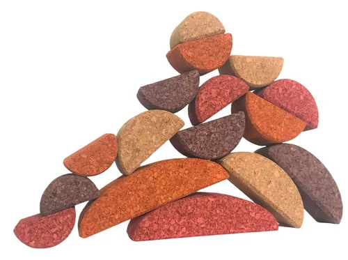 KORXX 16 Bausteine aus Kork – Bunte Spielbausteine für kreative Kinder - 16 farbige Korkbausteine in verschiedenen Formen für kreatives Spielen. Ideal für Kinder ab 18 Monaten zur Förderung der Motorik und Fantasie. Sicher und nachhaltig – perfekt für kleine Baumeister!