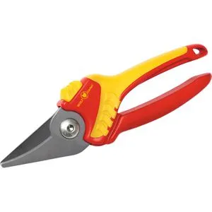 WOLF-Garten RR 1500 BASIC PLUS Gartenschere - Gartenschere für präzise Schnitte an Gehölzen bis 18 mm Durchmesser, mit antihaftbeschichteter Klinge für saubere Ergebnisse und Softgrip für optimalen Halt.