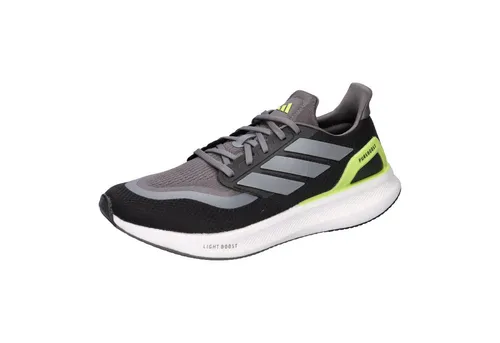 adidas Herren Laufschuhe PUREBOOST 5 - Leicht und bequem - Laufschuhe mit leichter BOOST Dämpfung und atmungsaktivem Mesh-Obermaterial. Ideal für Training und Alltag, mit griffiger Adiwear Außensohle für Sicherheit auf jedem Untergrund. Hergestellt aus mindestens 20 % recycelten Materialien.