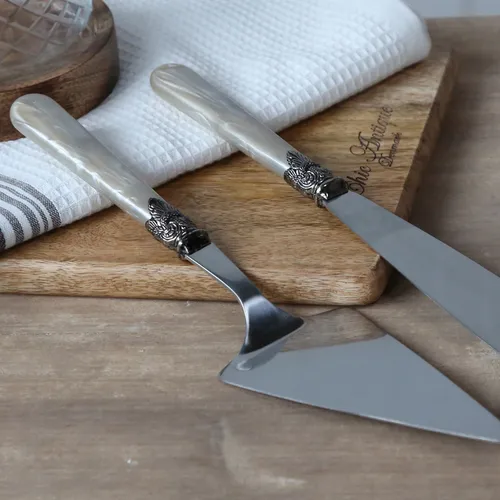 Chic Antique Set Tortenheber + Kuchenmesser Champagne - Vintage Shabby Servierbesteck, 2-teiliges Set aus rostfreiem Stahl und elegantem Acryl in Champagner-Perlmutt, ideal für stilvolle Tortendekorationen.