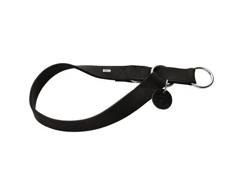 Dressurhalsung Aalborg M-L, schwarz – Hochwertiges Hundehalsband - Klassische Dressurhalsung aus strapazierfähigem Leder, ideal für Hundesport. Robuste Verarbeitung mit praktischem Schlüsselanhänger für zusätzlichen Komfort.