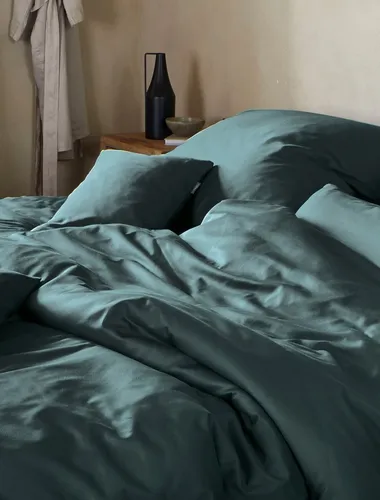 Irisette Bettwäsche Premium Satin Paris, 2-teilig, grün - Bettwäsche-Set aus hochwertigem Mako-Satin, 100% Baumwolle mit Reißverschluss. Pflegeleicht und OEKO-TEX® zertifiziert für ein angenehmes Schlafklima.