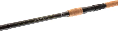 Daiwa Teleskoprute Megaforce Tele 3,60m – Wurfgewicht 40-90g - Angelrute mit hochwertigem HMC+ Kohlefaserblank für optimale Wurfperformance, schnell einsatzbereit und leicht zu transportieren mit nur 114 cm Transportlänge.