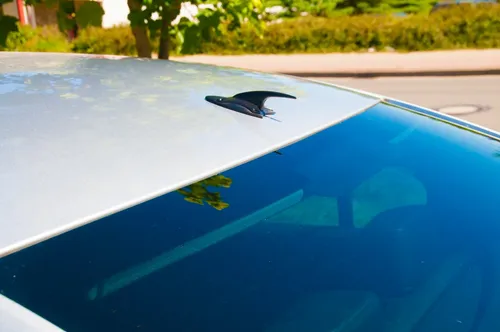 Auto Design Dachspoiler Atrappe Dachantenne Haifischflosse Autoantenne Shark PKW