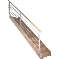 Treppe Mykonos Eiche Gerade mit Setzstufen und Edelstahl-Geländer - Hochwertige gerade Treppe aus zertifiziertem Eichenleimholz mit stabilen Setzstufen. Das moderne Edelstahl-Geländer sorgt für Eleganz und Sicherheit in Ihrem Zuhause. Individuell anpassbar und leicht zu montieren.