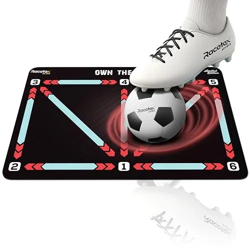 Racetex Fußballmatte Training Kinder 90x60 cm – Rutschfeste Kickmatte für drinnen - Verbessere deine Ballkontrolle und Technik mit der Racetex Fußballmatte. Ideal für Indoor-Training, schont den Boden und bleibt beim Dribbeln stabil. Perfekt für Kinder, die ihre Fähigkeiten im Fußball ausbauen möchten.