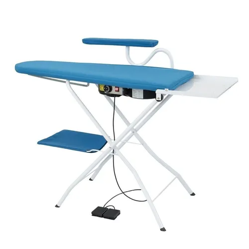 Professioneller Bügeltisch AS01 V4 - vakuumiert und beheizt - Bügelbrett mit 112x42 cm, 700 Watt Leistung, ideal für effizientes und schnelles Bügeln. Kompakt und energieeffizient, perfekt für Zuhause oder im professionellen Einsatz.