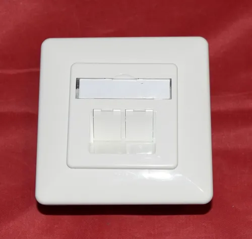 BTR NETCOM 1307380002-I  Telefon-/Antennen-/Steckdose E-DAT C6 UP cremeweiß(C9)