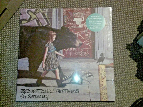 Red Hot Chili Peppers - The Getaway VINYL 2LPs NEU (2016) - Schallplatte im 12 Inch Format, hochwertige Vinyl-Ausgabe des Rock-Albums 'The Getaway' von Red Hot Chili Peppers, ideal für Sammler und Musikliebhaber.