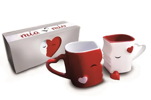 MiaMio Küssende Tassen Geschenk Set - 2-tlg Keramik (Rot) - Kaffeeservice aus hochwertiger Keramik, ideal als Geschenk für jeden Anlass. Robust und langlebig, in eleganter Geschenkverpackung mit herzförmigem Fenster.
