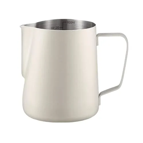 JADAYA Milchkännchen 600ml, Milchkanne Edelstahl mit Barista- Messmarkierungen & Ergonomischem Griff, Spitz zulaufender Ausguss – Ideal für barista, Cappuccino, Latte Art & Espresso (Beige)