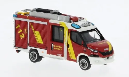 Brekina PCX870549 Iveco Magirus Daily MLF 2021 - Feuerwehr Burghausen - Modellfahrzeug im Maßstab 1:87, detailgetreue Nachbildung eines Einsatzfahrzeugs in mehrfarbiger Ausführung, ideal für Sammler und Feuerwehr-Enthusiasten.