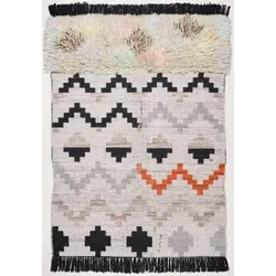 THEKO Teppich Nomadic 3960, bunt – Handgewebt mit Fransen - Teppich in rechteckiger Form, Höhe 7 mm, ideal für Wohnzimmer und Schlafzimmer. Strapazierfähig und fußbodenheizungsgeeignet, bringt er Farbe und Stil in Ihr Zuhause.