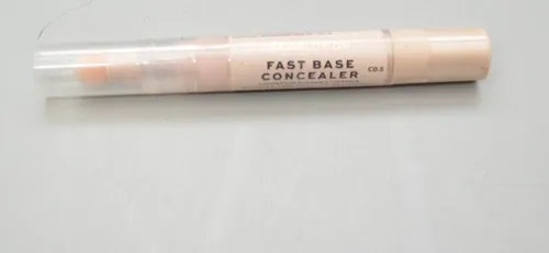 MAKEUP REVOLUTION FAST BASE CONCEAL ABDECKPRODUKT C0.5 Neu