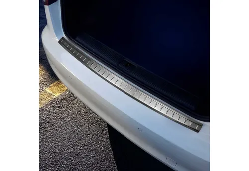 Ladekantenschutz für Audi A3 8V Sportback 2012-2020 - Stoßfängerabdeckung aus gebürstetem Chrom, schützt Ihre Heckstoßstange und verleiht Ihrem Fahrzeug ein elegantes Aussehen – einfache Installation ohne Schneiden oder Bohren!