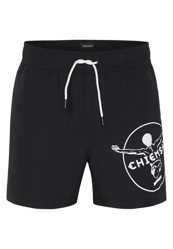 CHIEMSEE Badehose mit kontrastfarbenem Print - Bademode mit großem CHIEMSEE Print, elastischem Tunnelzugbund und praktischen Taschen – ideal für Strand, Pool und Freizeit.