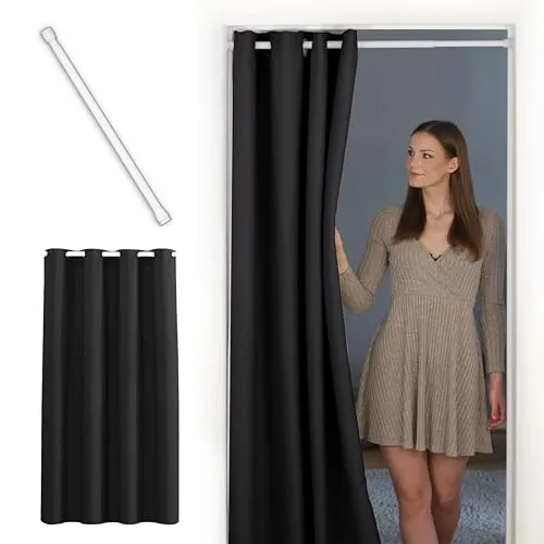 tinycurtains, Thermo Türvorhang mit Teleskopstange, einfache Montage in nur 1 Minute ohne Bohren (Türgardine schwarz H195 x B150 cm + Stange weiß B70-120 cm)