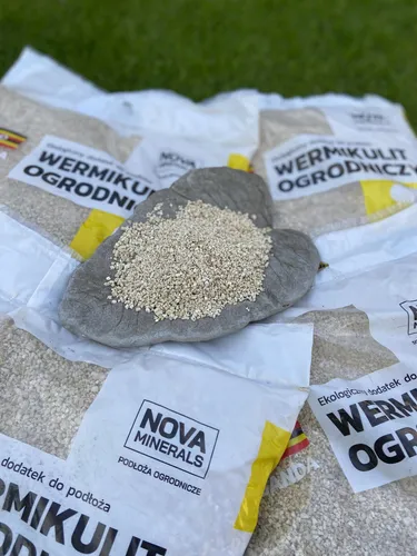 NovaMinerals Vermiculit für Gartenbau 40L - Hochwertiges Vermiculit-Granulat (2-4 mm) für optimale Pflanzenzucht, verbessert die Luft- und Wasserspeicherung im Boden, ideal für Gärtner und Pflanzenliebhaber.