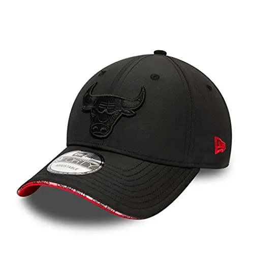 New Era Chicago Bulls NBA Pipe Pop Black 9Forty Adjustable Snapback Cap - One-Size - Stylische Snapback Cap der Chicago Bulls mit verstellbarem Verschluss. Das schweißabsorbierende Innenband sorgt für hohen Tragekomfort. Perfekt für Fans und modebewusste Träger.
