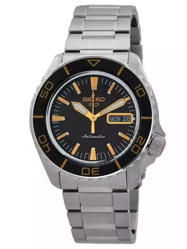Seiko 5 Sports SKX Suits Style Glossy SRPK99K1 - Elegante Herrenuhr in Schwarz und Silber - Herrenuhren mit 42,5 mm Durchmesser, ausgestattet mit einem stilvollen Zifferblatt und einem hochwertigen Edelstahlarmband für den perfekten Look.