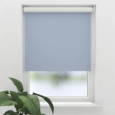 SOLUNA Verdunkelungsrollo V9 hellblau 80x190 cm - Praktisches Verdunkelungsrollo in hellblau, ideal für Schlafzimmer und Kinderzimmer. Es sorgt für eine angenehme Atmosphäre und schützt vor unerwünschtem Licht.