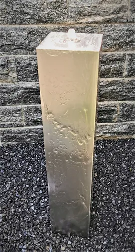 Säulenbrunnen 100 cm eckig aus Edelstahl mit LED-Beleuchtung