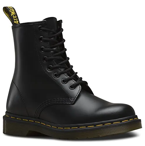Dr. Martens 1460 Smooth Klassische Stiefel, Schwarz 11822006, 45 EU - Wanderschuhe aus glattem, behandeltem Leder mit 8-Loch Schnürung und rutschfester Air Cushion Sohle für optimalen Komfort und Halt.