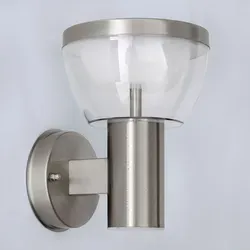 Moderne LED Aussenleuchte 9W aus Edelstahl - Energiesparende Wandlampe mit warmweißem Licht (3000 Kelvin) und 550 Lumen. Ideal für den Außenbereich dank Schutzart IP44. Perfekte Kombination aus Stil und Funktionalität.