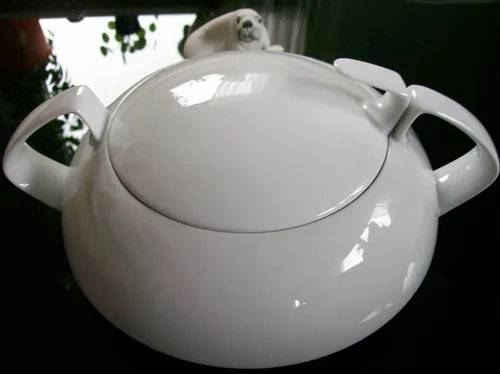 Rosenthal studio-line TAC Gropius Platin Schüssel mit Deckel - Elegante 1,6 l Schüssel mit Deckel aus hochwertigem Porzellan, ideal für stilvolles Servieren und Aufbewahren von Speisen.