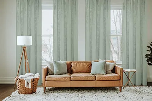 Home Basics Vorhang SOFTY 2er Pack, halbtransparent in grün - Gardinen im 2er Set mit Multifunktionsband, pflegeleicht aus 100% Polyester und ideal für eine stilvolle Fensterdekoration.