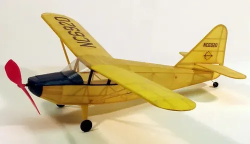 Krick Stinson Voyager Balsabausatz No. DS203 - Präziser Bausatz für den Modellbau, ideal für Hobbyisten, die Wert auf Qualität und Detailtreue legen.