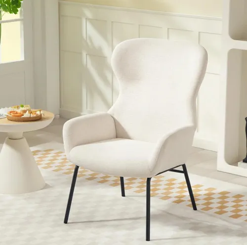 Moderner Polsterstuhl mit hoher Rückenlehne und dicker Polsterung