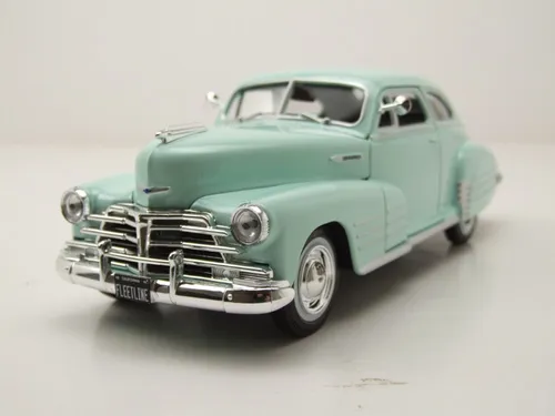 Chevrolet Fleetline Aerosedan 1948 hellgrün Modellauto 1:24 Maisto