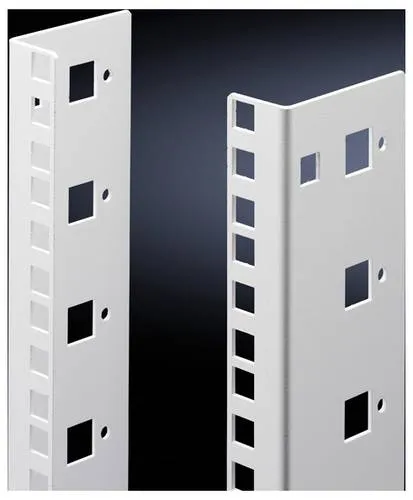 Rittal Profilschiene L-Winkel 12HE DK 7507.712 (VE2) - Profilschiene für FlatBox, L-förmiger Winkel für stabile Befestigung, 12 HE, aus robustem Stahlblech in RAL 7035, ideal für Gehäusebau mit optimaler Passform.