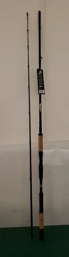 ABU GARCIA Beast Pike Casting XH 2,54m - Angelrute für Raubfischangeln, ideal für große Fänge mit einem Wurfgewicht von 40-140g und schneller Aktion, perfekt für anspruchsvolle Angler.