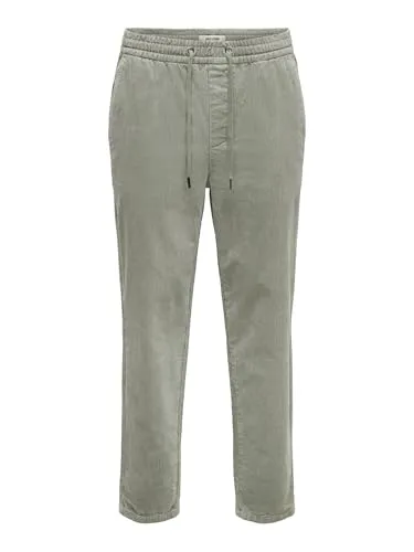 ONLY & SONS Herren Wanderhose in Grün, Größe M - Wanderhose für Herren von ONLY & SONS in Grün, Größe M - Bequemer Tunnelzugbund und praktische Taschen für optimale Funktionalität beim Wandern.