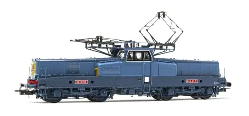 SNCF BB12013 Elektrolokomotive mit 4 Achsen, mit 2 + 2 Lampen vorn, blau-gelb lackiert mit roten Schildern, Periode III