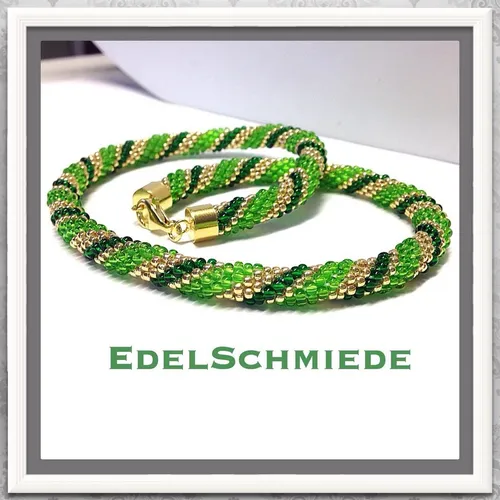 Glasperlenkette gehäkelt mit 925 Silber - 42cm Unikatschmuck - Halsketten & Anhänger, handgefertigte Glasperlenkette mit hochwertigem vergoldetem 925 Silber für einen eleganten Look.