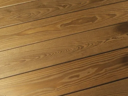 WOODTEX Terrassendiele Thermoesche 3,60 m | Braun 21x145 mm - Hochwertige Terrassendiele aus Thermoesche, ideal für langlebige und pflegeleichte Außenbereiche. Die glatte Oberfläche sorgt für einfache Reinigung und ansprechendes Design.