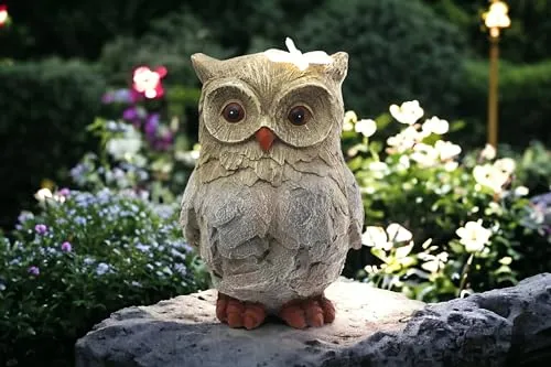 Arnusa Solar Gartenfigur Eule mit Solarbeleuchtung - 35 cm Steinoptik - Wetterfeste Gartenfigur in Steinoptik mit Warmweiß LED Solarbeleuchtung. Ideal für Außenbereiche, lädt tagsüber auf und leuchtet nachts. Perfekte Gartendeko für stimmungsvolle Akzente.