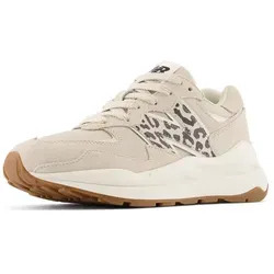 NEW BALANCE Damen 5740 Sneaker - Beige, 37 EU - Damen-Sneaker mit Obermaterial aus Wildleder/Mesh und verstellbarem Spitzenverschluss für individuellen Tragekomfort. Stylisches Design, inspiriert von den 80er und 90er Jahren.