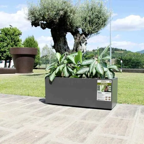 Euro3plast Greener KEBE Pflanzkasten Anthrazit - Garten-Zubehör, eckiger Pflanzkasten mit doppelten Wänden für hohe Widerstandsfähigkeit und integriertem Wasserreservoir für optimale Pflanzenversorgung.