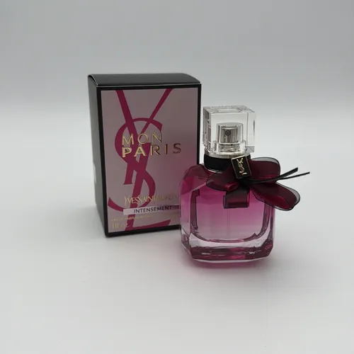 Yves Saint Laurent Mon Paris Eau de Parfum 30 ml - Damenduft mit fruchtigem Chypre-Aroma, das Ihre sinnliche Seite betont und ideal für den täglichen Gebrauch ist.