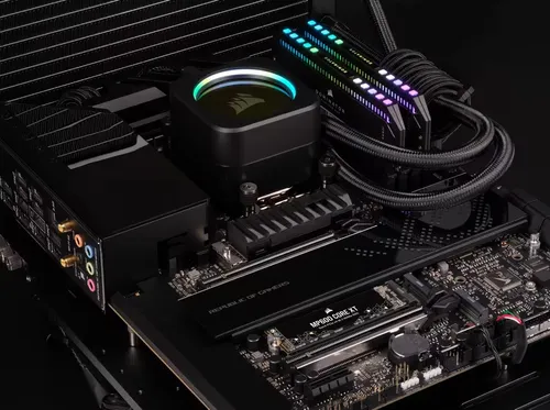 Corsair MP600 CORE XT 2TB NVMe SSD - Festplatte mit bis zu 5.000 MB/s Lesegeschwindigkeit, ideal für PCIe 4.0 Notebooks und Desktops, sorgt für blitzschnelles Laden von Spielen und Betriebssystemen.