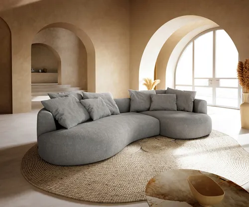 DELIFE Big Sofa Edina in Soft Grau – 330x170 cm - Geräumiges Sofa mit asymmetrischem Design, inklusive 8 Kissen für zusätzlichen Komfort. Ideal für stilvolle Wohnräume, robust und langlebig, vereint modernes Design mit hohem Sitzkomfort.
