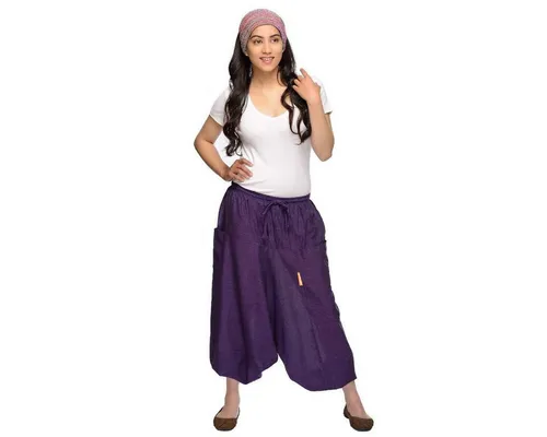 Haremshose Singharaja Damen – Lila Pumphose für Yoga und Freizeit - Die lila Haremshose Singharaja vereint Stil und Komfort. Ideal für Yoga und Freizeit, bietet sie durch den elastischen Bund und die weite Passform optimale Bewegungsfreiheit. Mit praktischen Taschen und handgefertigter Qualität aus Nepal.