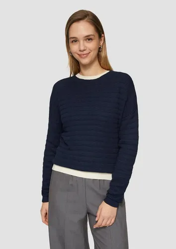 QS Longpullover Strickpullover - Stylischer Longpullover aus Baumwollmix mit coolem Strukturmuster. Ideal für lässige Alltagslooks und entspannte Treffen. Der Regular Fit und Crew Neck sorgen für optimalen Tragekomfort.
