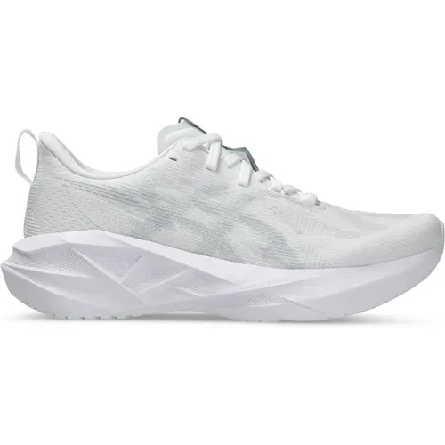 ASICS Damen Laufschuhe NOVABLAST 5 – Energetisches Laufgefühl - Innovative Laufschuhe mit FF BLAST™ MAX Dämpfung für optimalen Komfort und Unterstützung. Das Jacquard-Mesh-Obermaterial sorgt für perfekten Sitz und Atmungsaktivität.