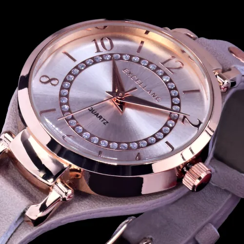 Excellanc Damen-Uhr mit Strass, beige roségoldfarbig - Elegante Armbanduhr aus Kunstleder mit hochwertigem Uhrwerk und funkelndem Strass, perfekt für jeden Anlass.