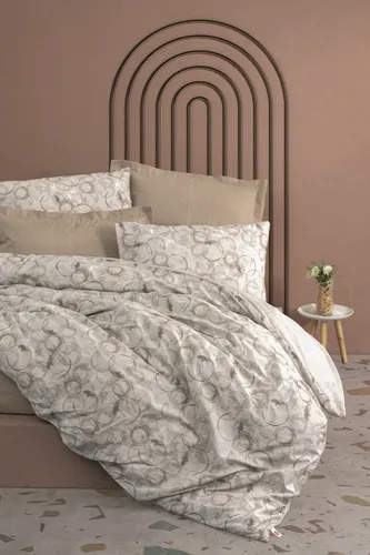 L'Essentiel Ranforce Super King Bettbezug-Set - Beige, 260 x 220 cm - Hochwertiges Bettbezug-Set aus 100% Baumwolle Ranforce, stilvoll in Beige. Mit praktischem Knopfverschluss und maschinenwaschbar bei 40 °C für einfache Pflege. Verwandeln Sie Ihr Schlafzimmer in eine Oase des Komforts.
